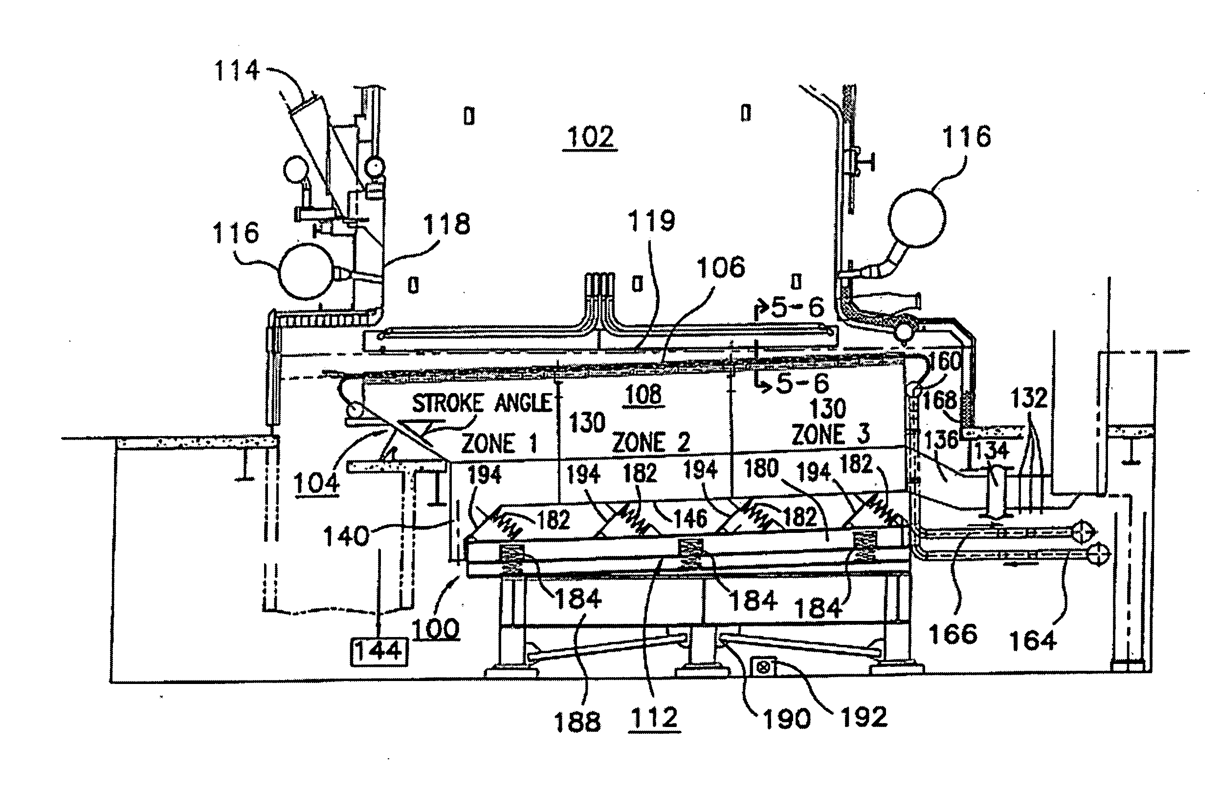 Grating system and sidewall seal arrangement for oscillating grate stoker