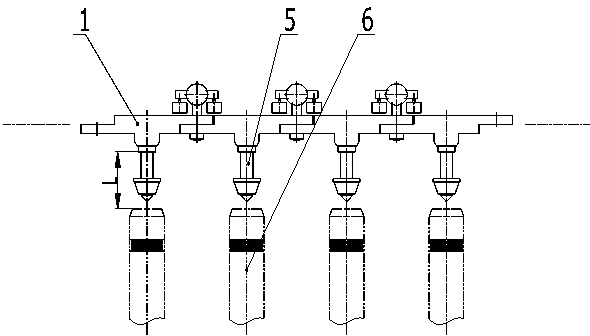 Chain hoisting mechanism of coarse spinner