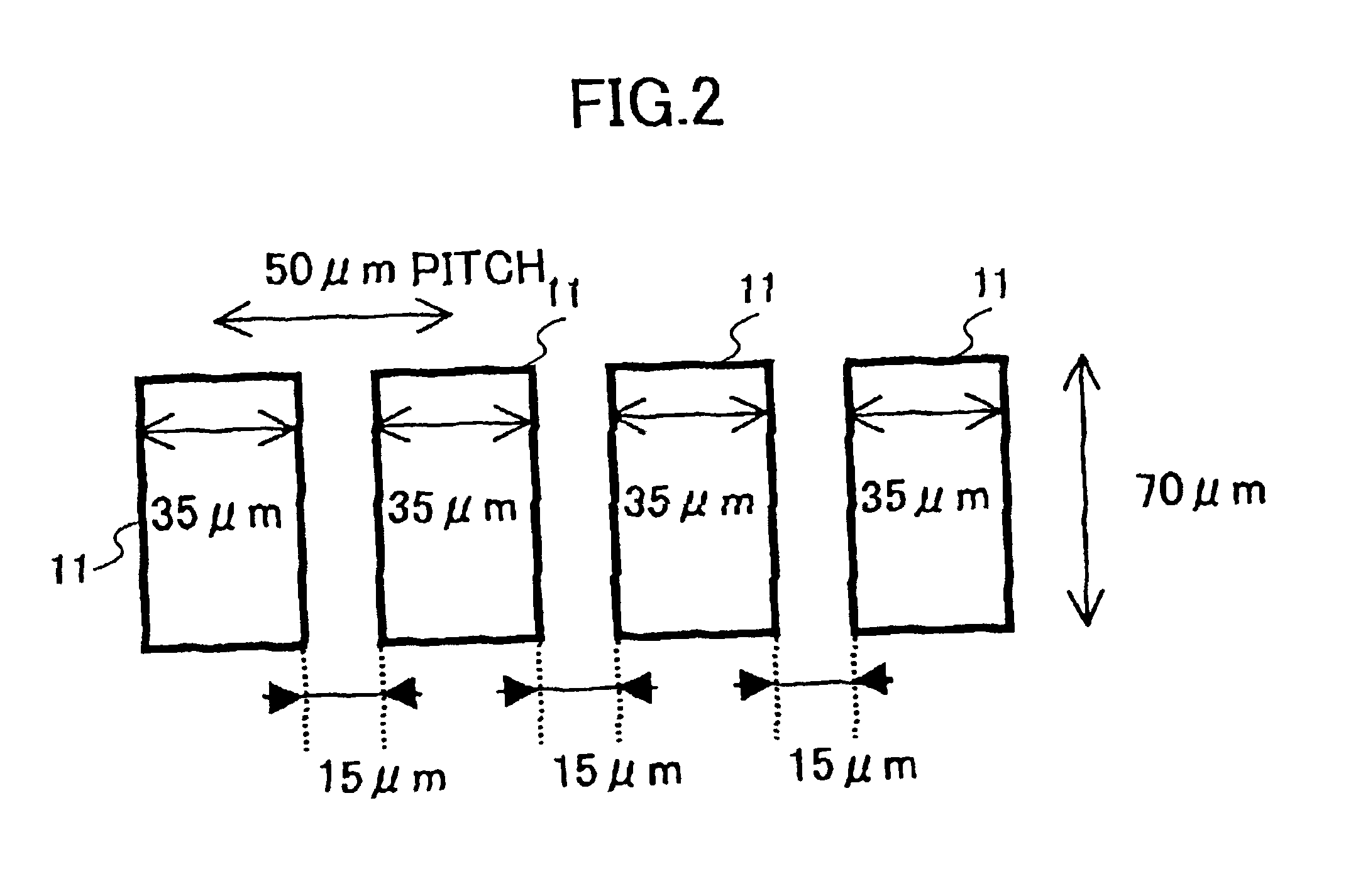 Semiconductor integrated circuit with shortened pad pitch