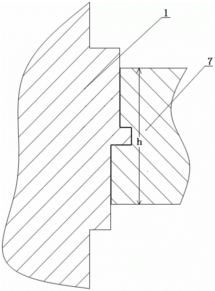 A method for thermally dismantling roll rings of horizontal rolls in a rolling mill