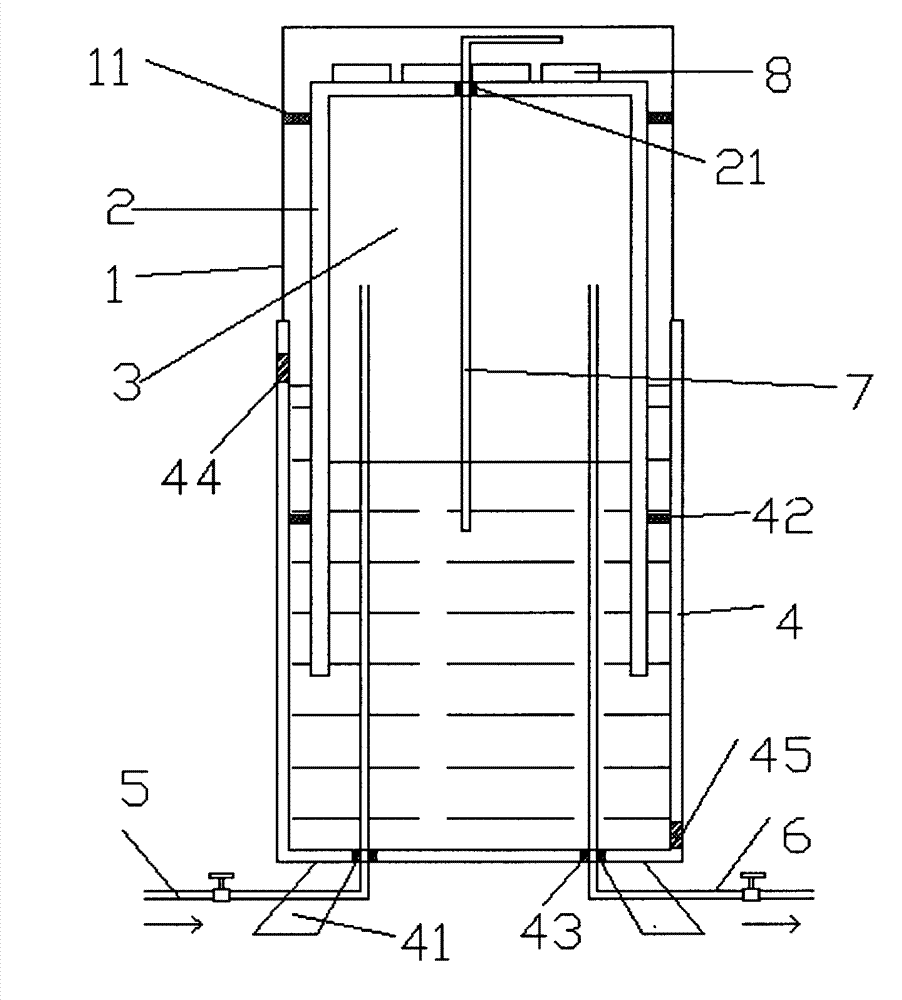 Constant-pressure methane storage tank