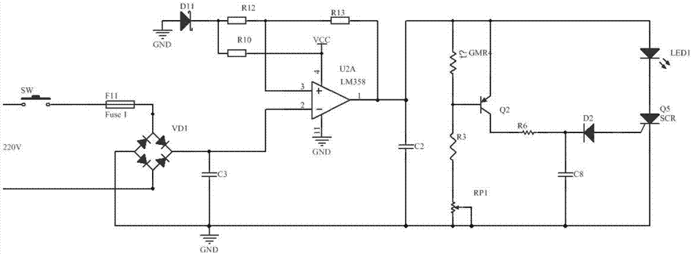 Automatic dimming lamp circuit based on hysteresis comparator
