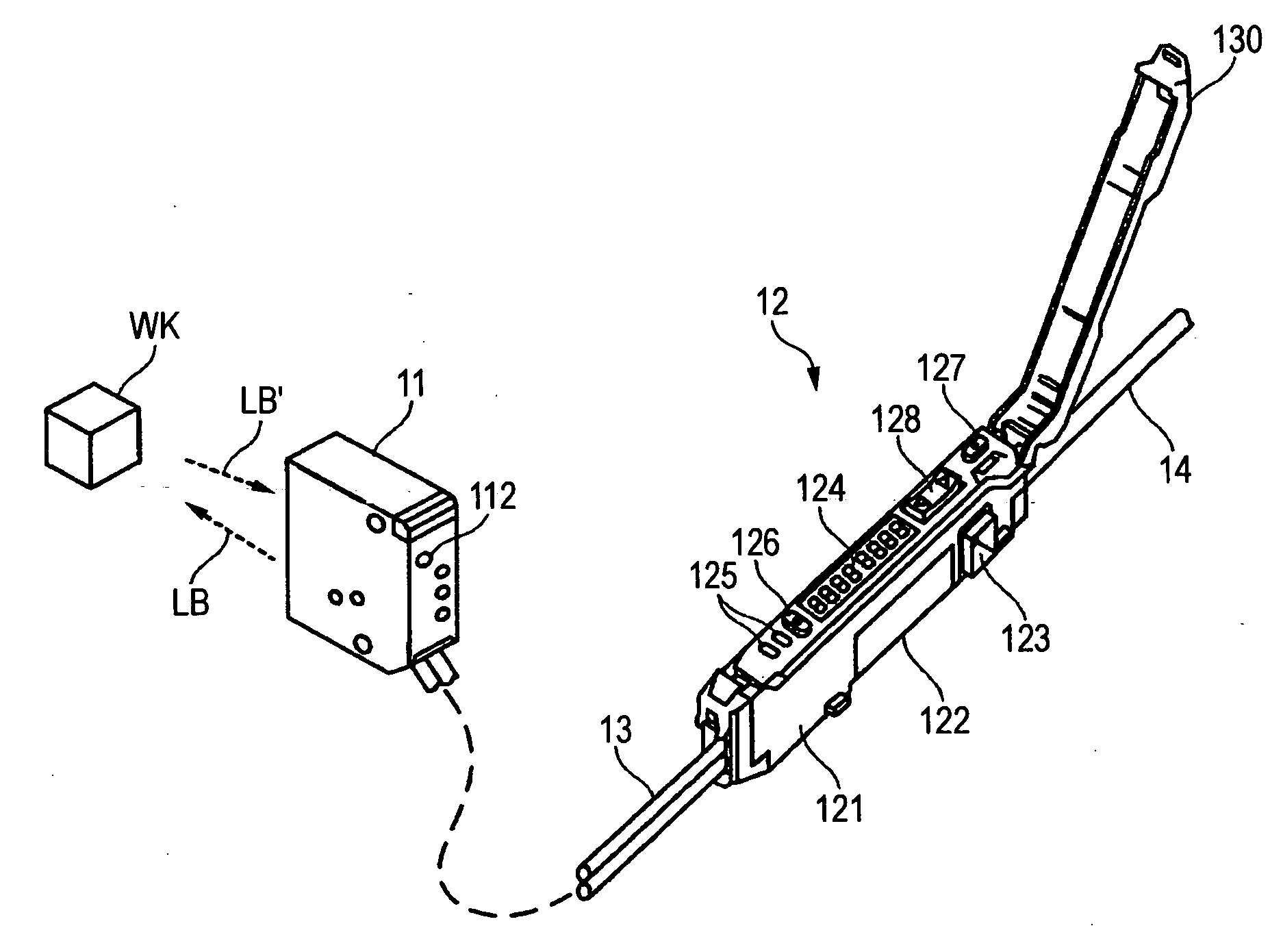 Position sensitive photoelectric sensor and method of setting reference distance in the same