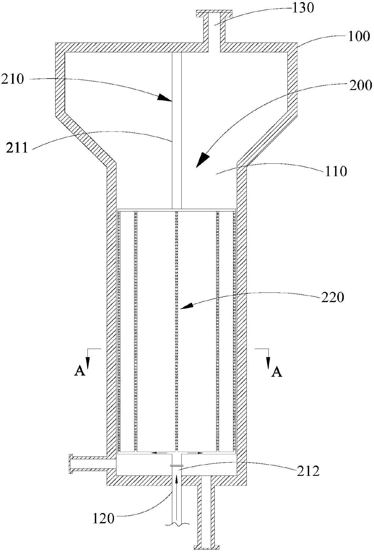 Self-cleaning fluidized bed reactor for carbon nanotube production