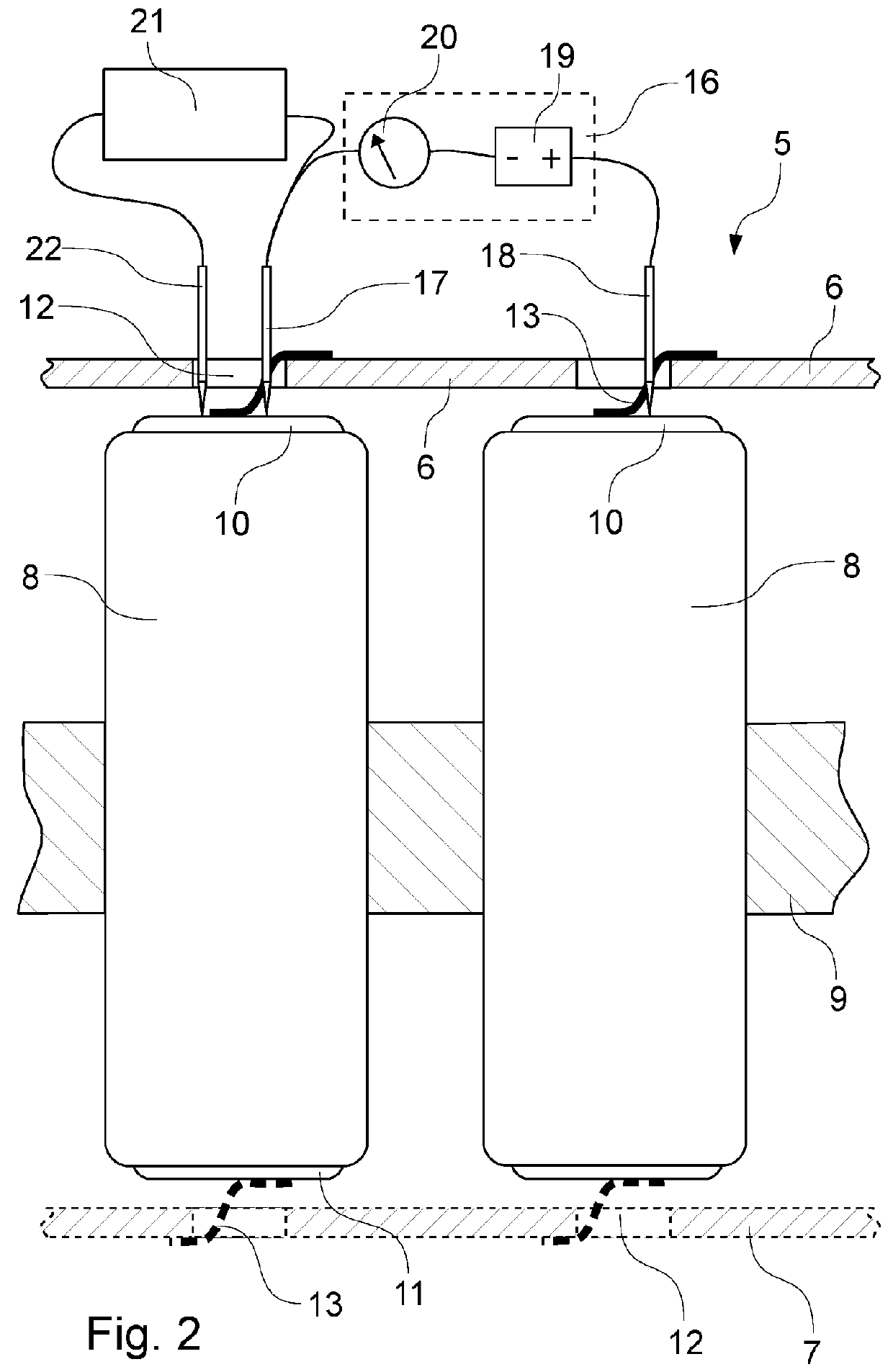 Method and device for testing the connections of batteries