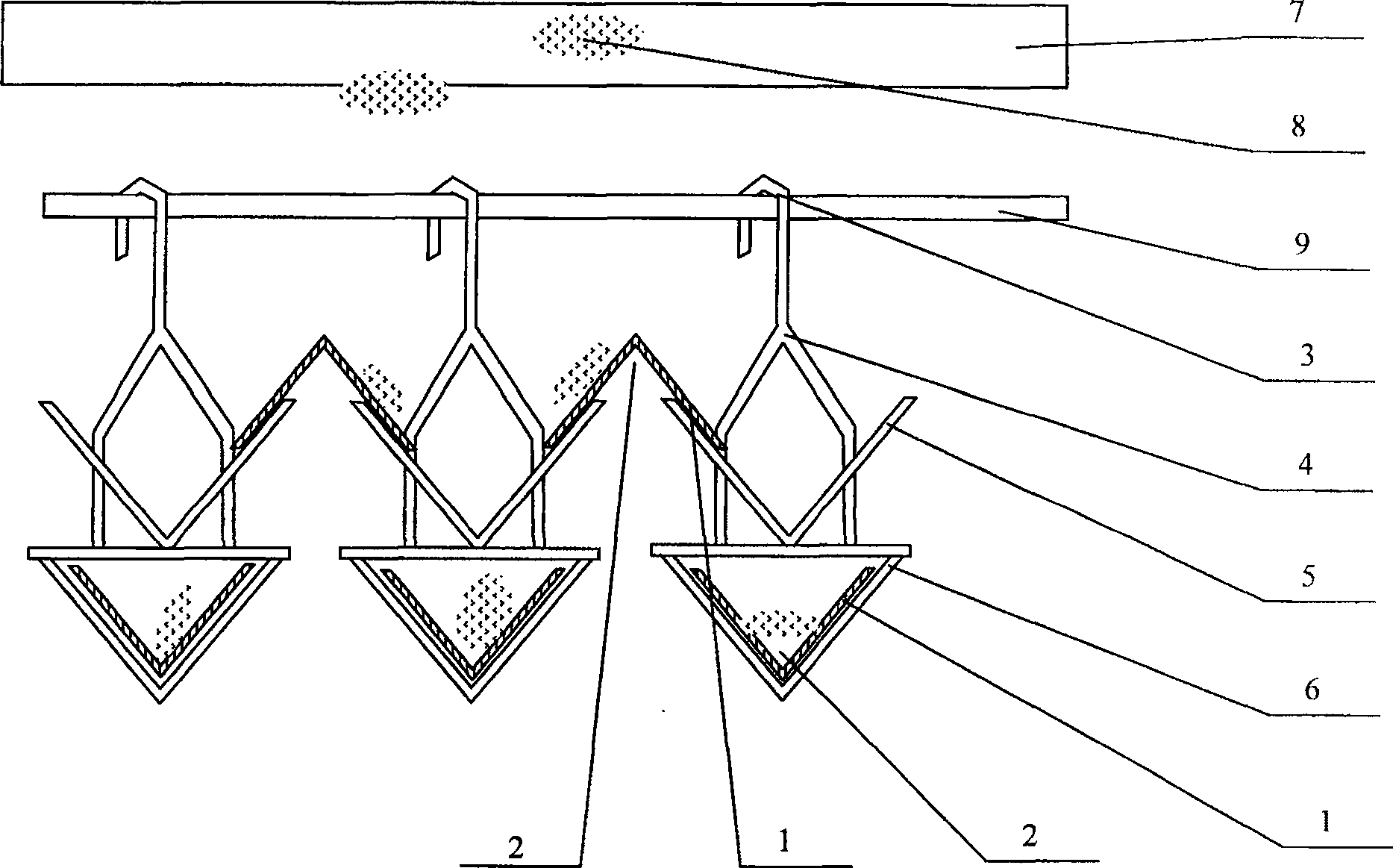 Refrigeration evaporator top calandria water containing and draining device