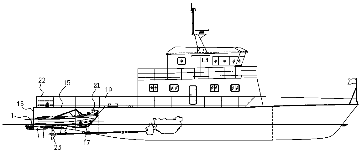 Carrying structure and folding and unfolding method of work boat