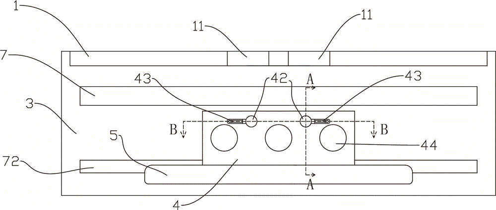 Automatic ferry locking device with splash-proof function