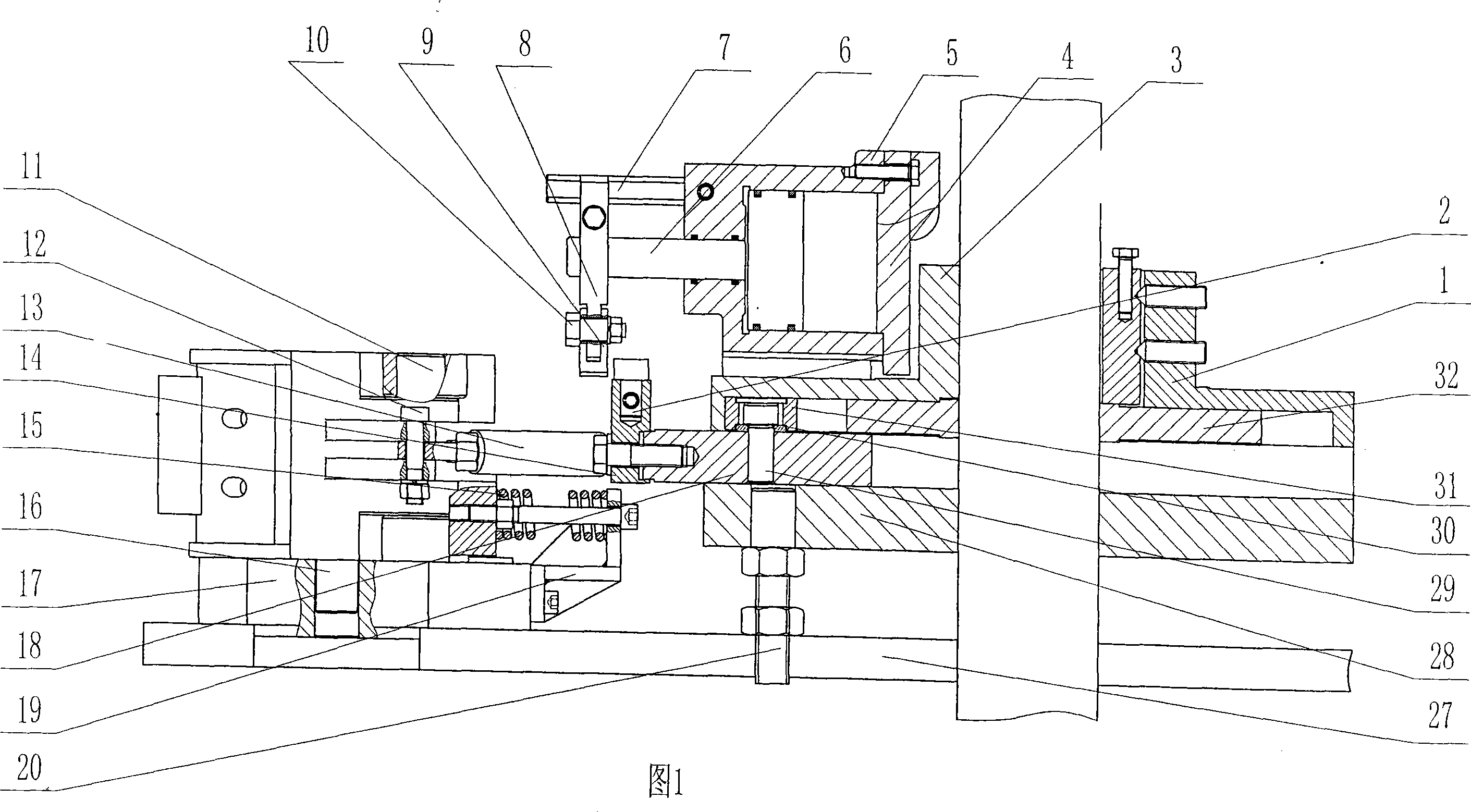 Hinged three mold opening mechanism of glassware press