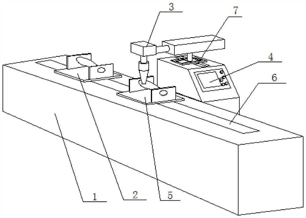 Laser cutting device for special-shaped hardware