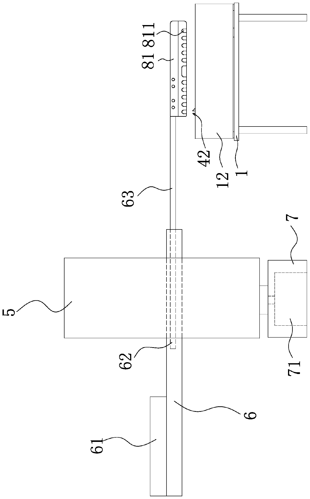 Automatic shearing device for injection molding pull rope and process thereof