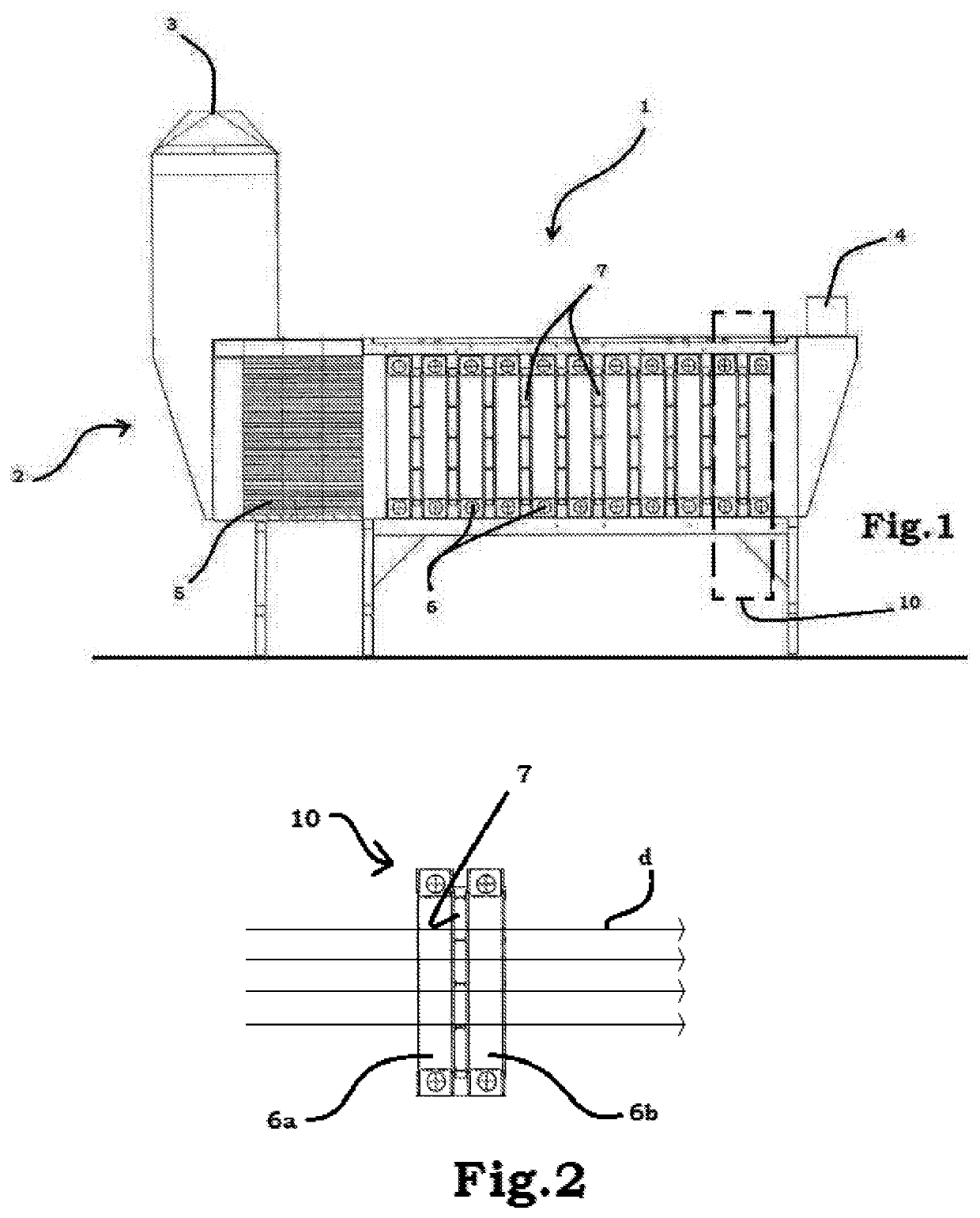 Device for reducing pollutants in a gaseous mixture