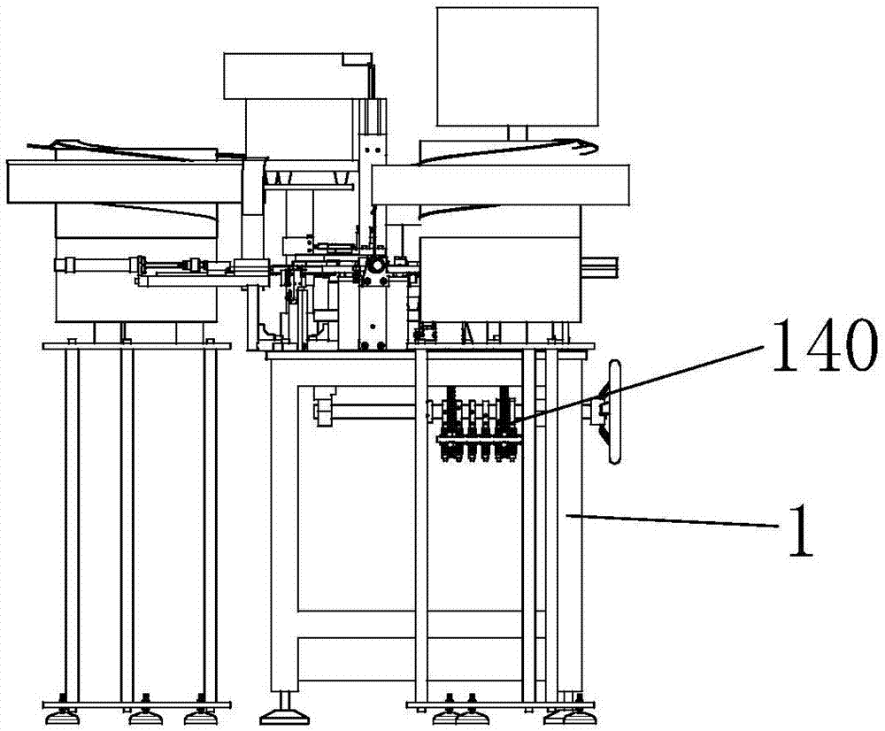 Automatic assembly machine of clamps