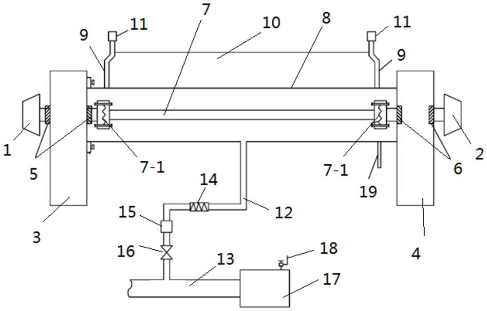 Turbine-driven compressor coupling sealing oil collecting system in MVR salt making device