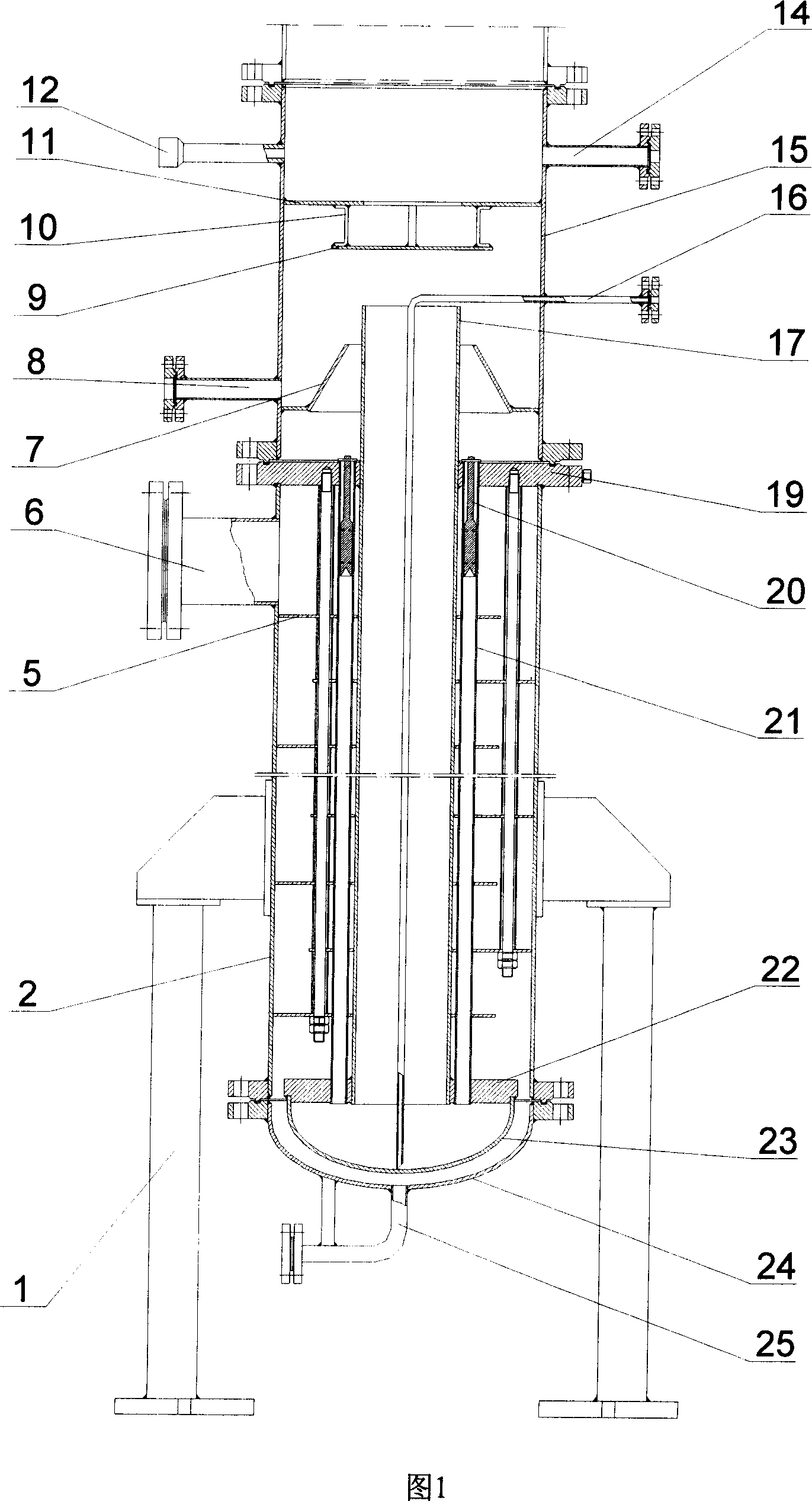 Central pipe film-falling drying pot reboiling device for vacuum water distilling and generating oxygen-18