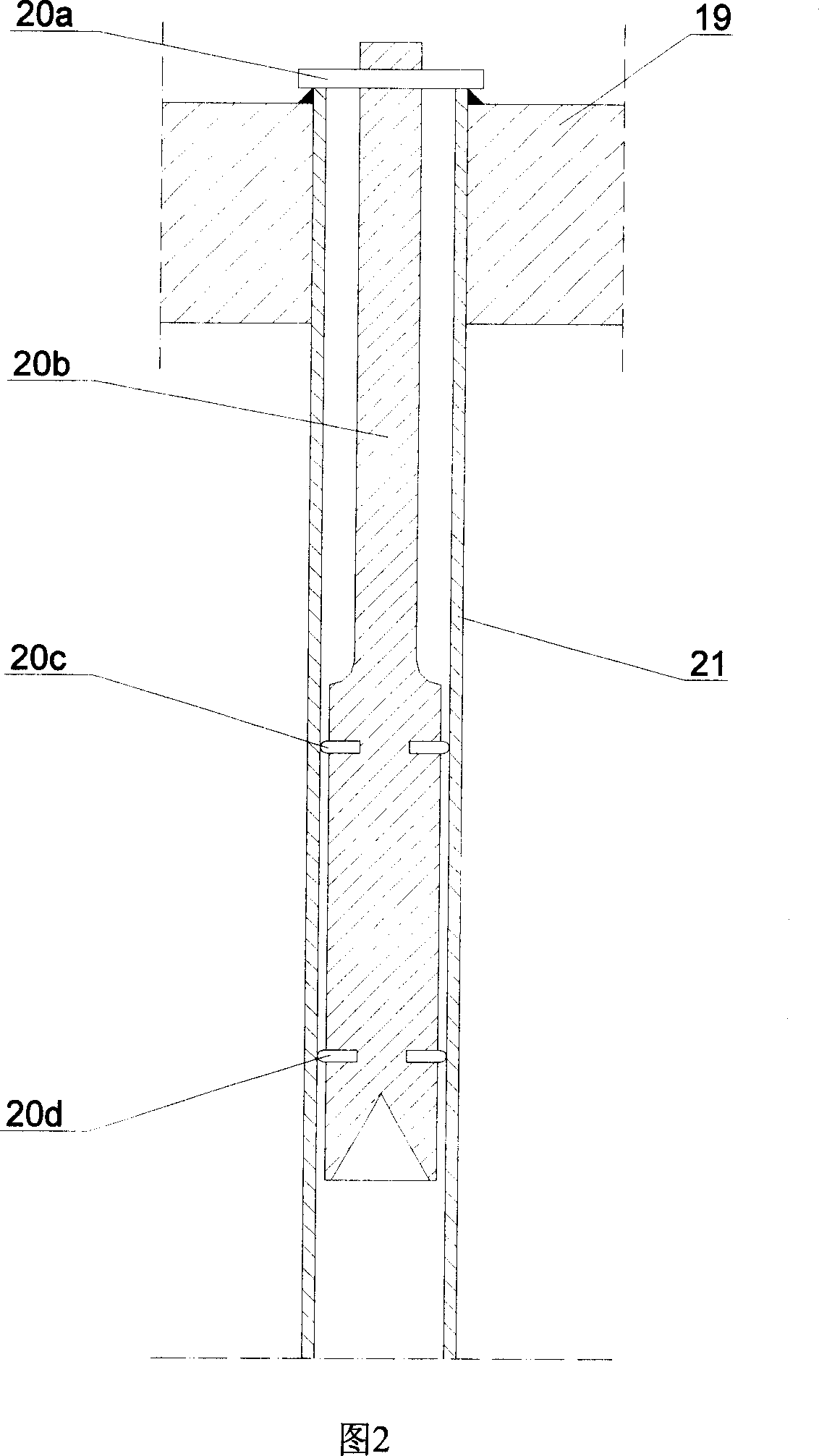 Central pipe film-falling drying pot reboiling device for vacuum water distilling and generating oxygen-18