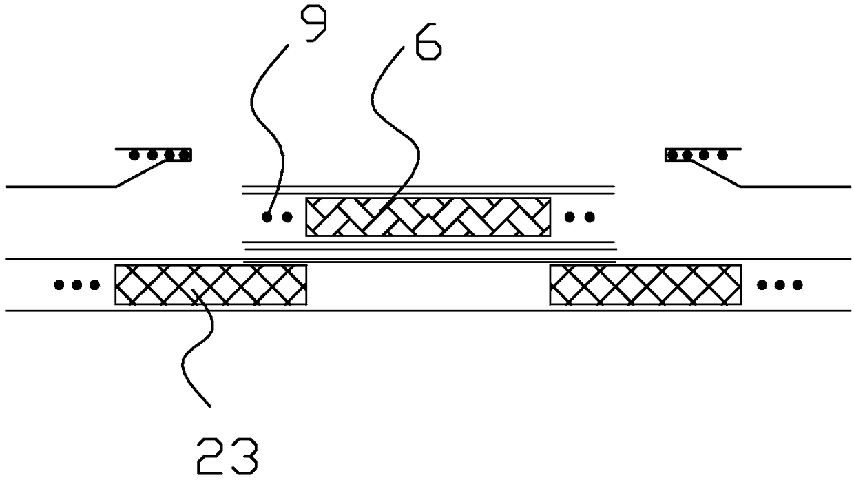 Suspension double-core ready-made paper diaper and preparation method thereof