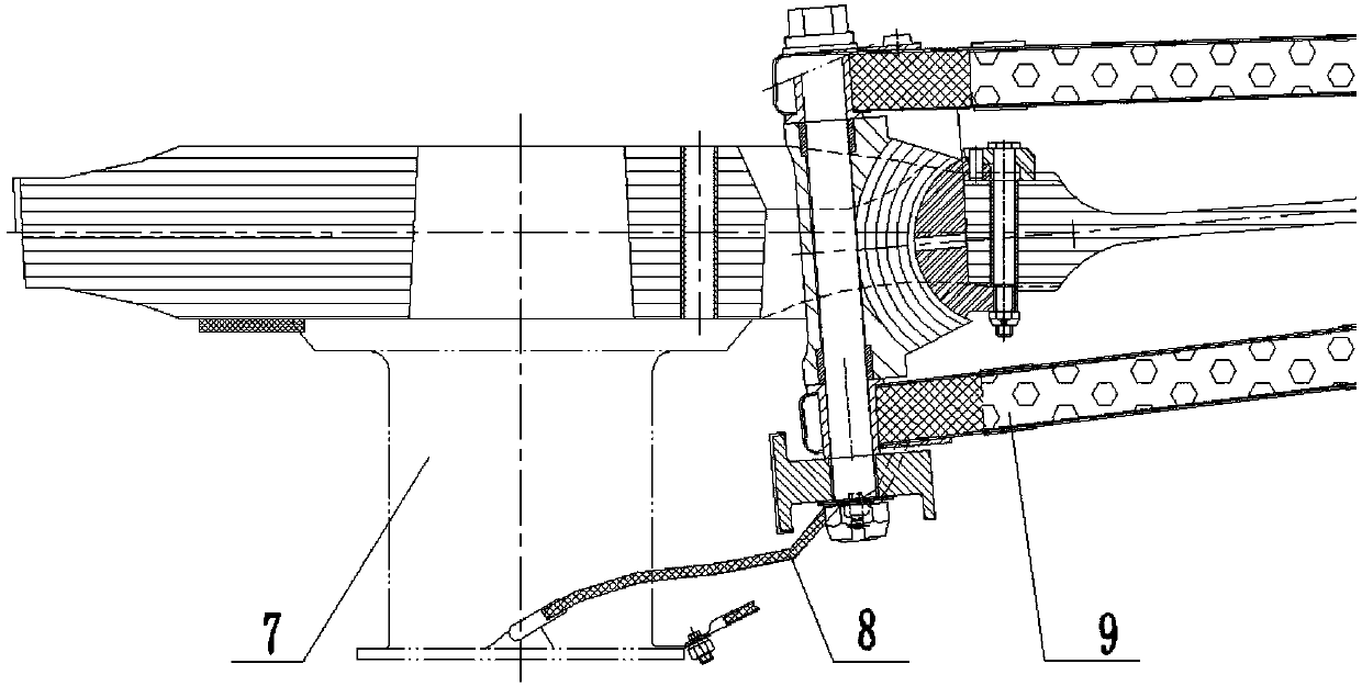 Cable protecting structure between propeller shaft and propeller hub of helicopter