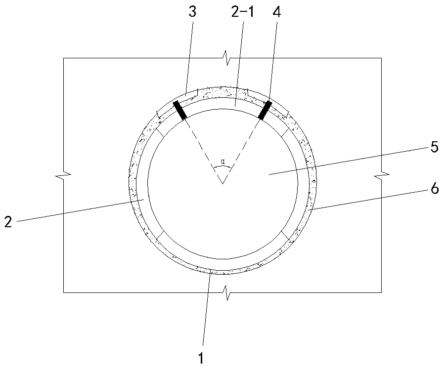 Segment structure for preventing upward floating of shield tunnel and construction method of segment structure