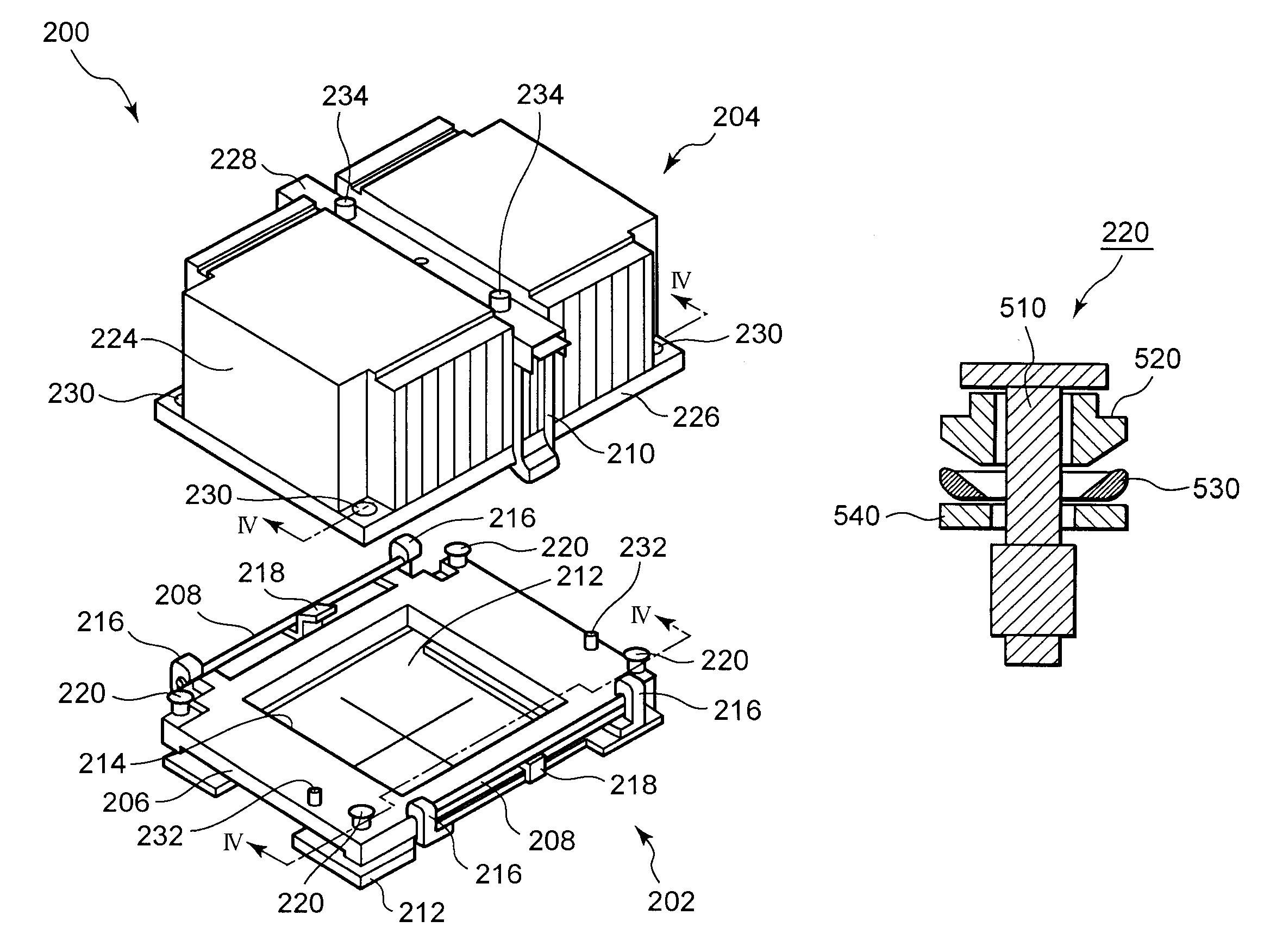 Non-influencing fastener for mounting a heat sink in contact with an electronic component