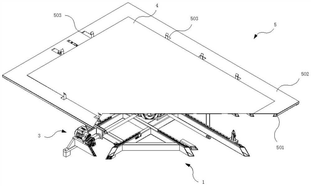 A centering mechanism for carpet forming machine