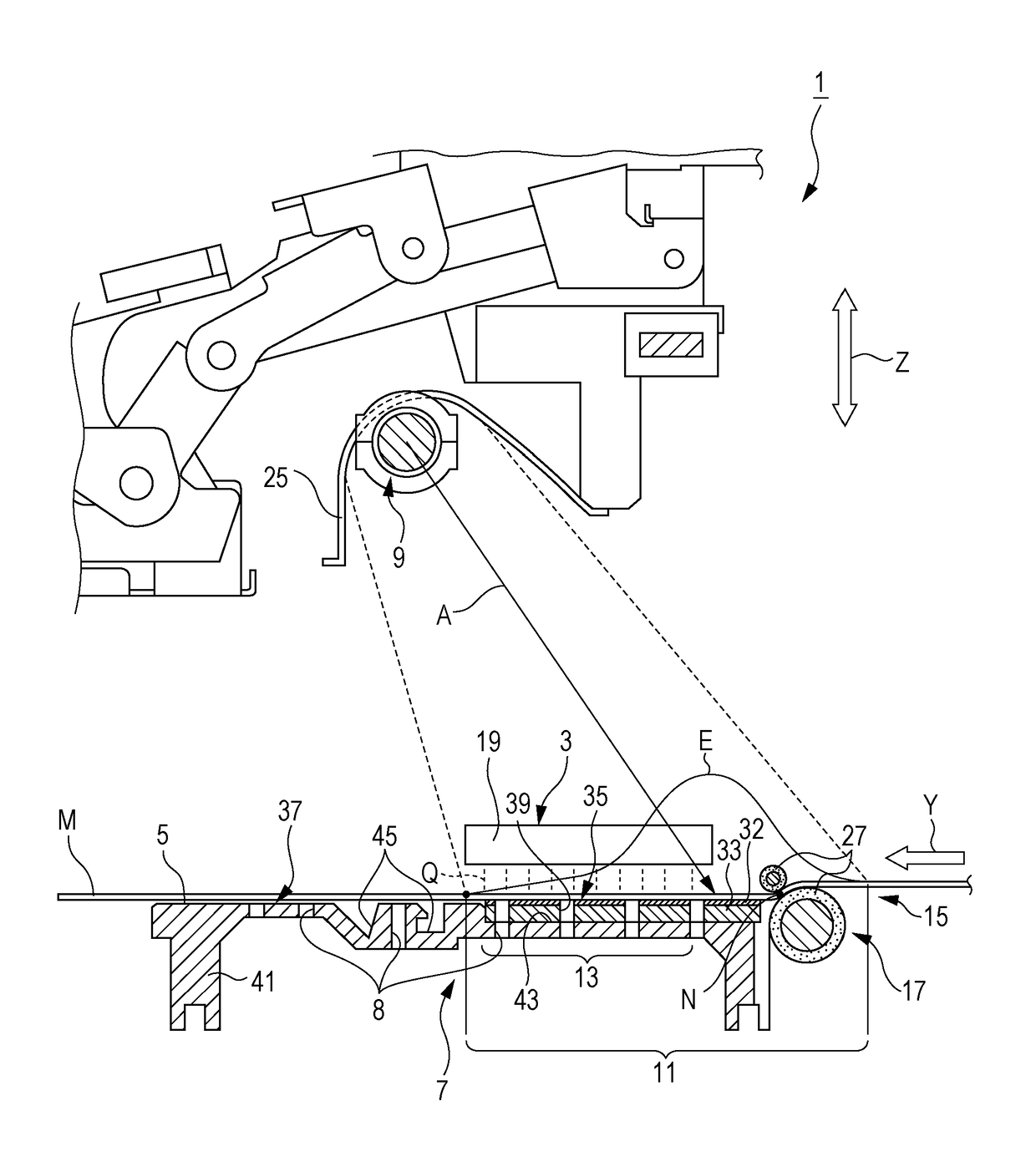 Liquid discharging apparatus having multiple support portions with different thermal properties