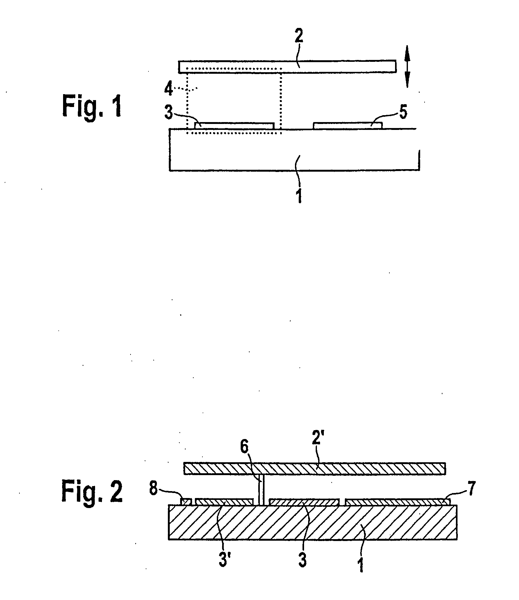 Micromechanical inertial sensor having reduced sensitivity to the influence of drifting surface charges, and method suited for operation thereof