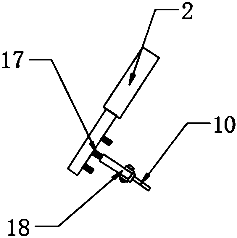 Wallpaper auxiliary attaching device