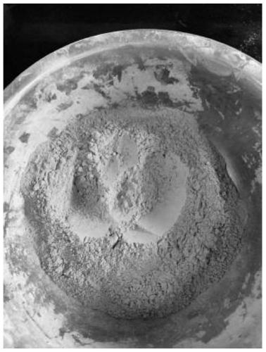 Concrete crack repairing additive, and preparation and use methods thereof