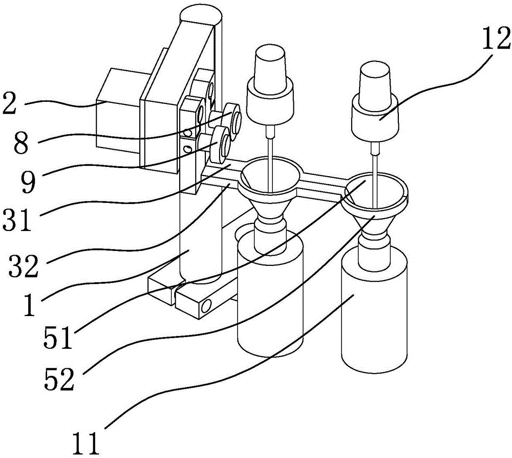 Guiding structure for assembling spray filling bottles