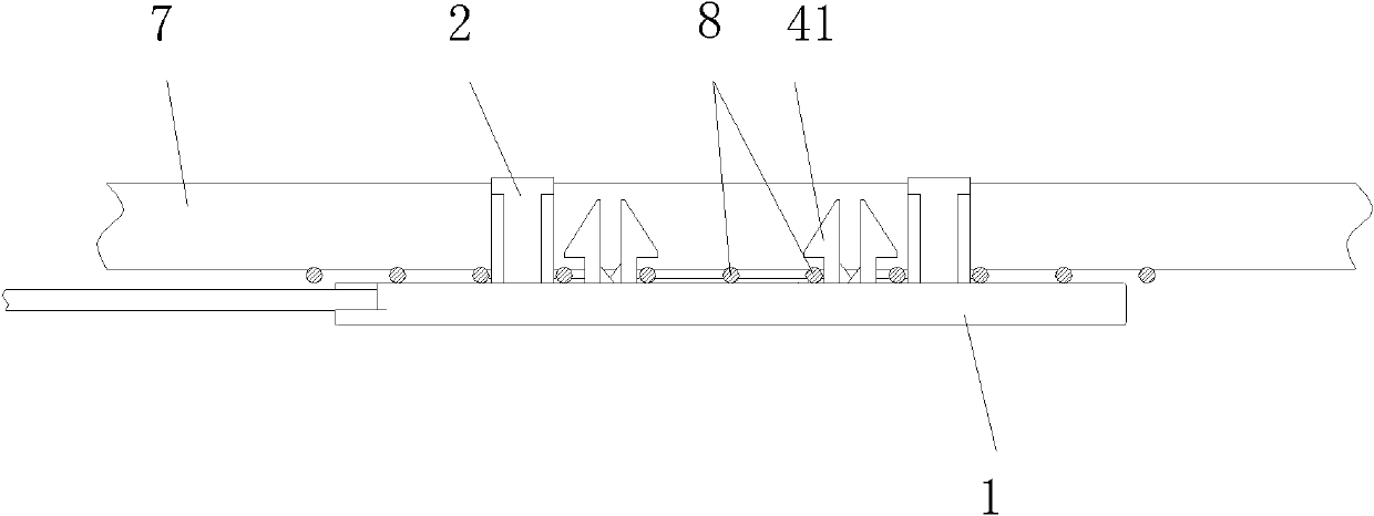 Temperature sensing pipe fixing device, temperature controller and refrigerator