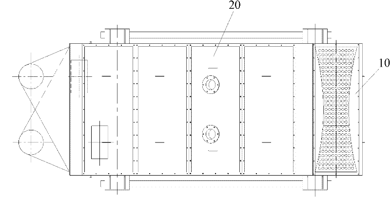 Material distribution screen, vibrating screening device including the material distribution screen, stirring equipment including the device