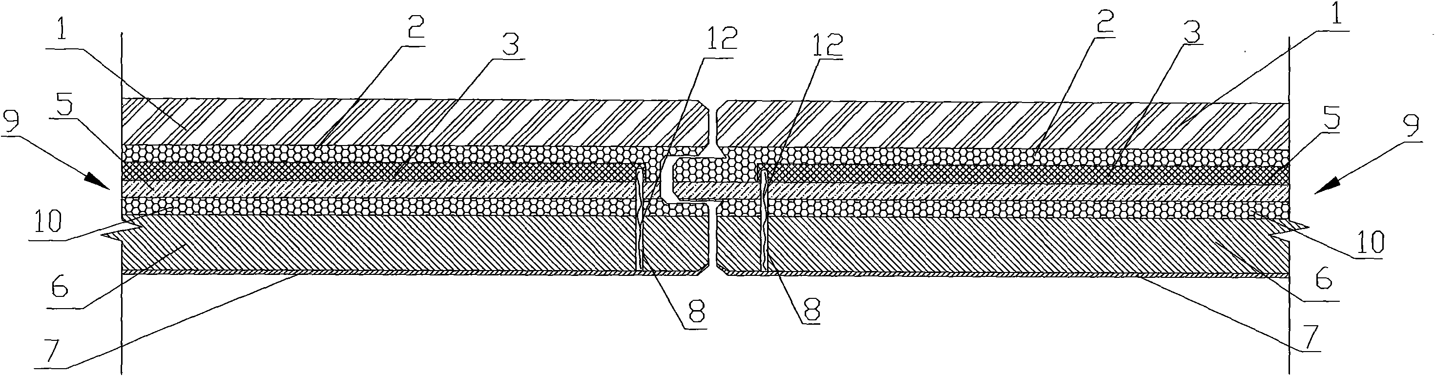 Self-heating floor and manufacturing method thereof