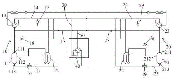Heat recovering multi-split air conditioner and oil balancing control method thereof