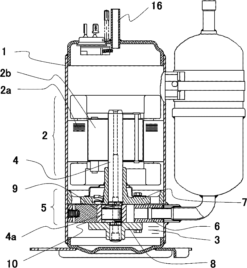 Rotary vane compressor with hydrofluoroolefin refrigerant gas and high speed tool steel vane