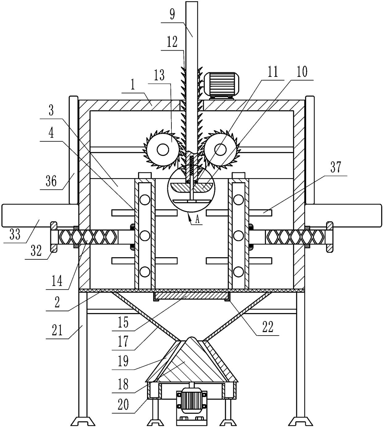 Multistage smashing device for producing antler powder