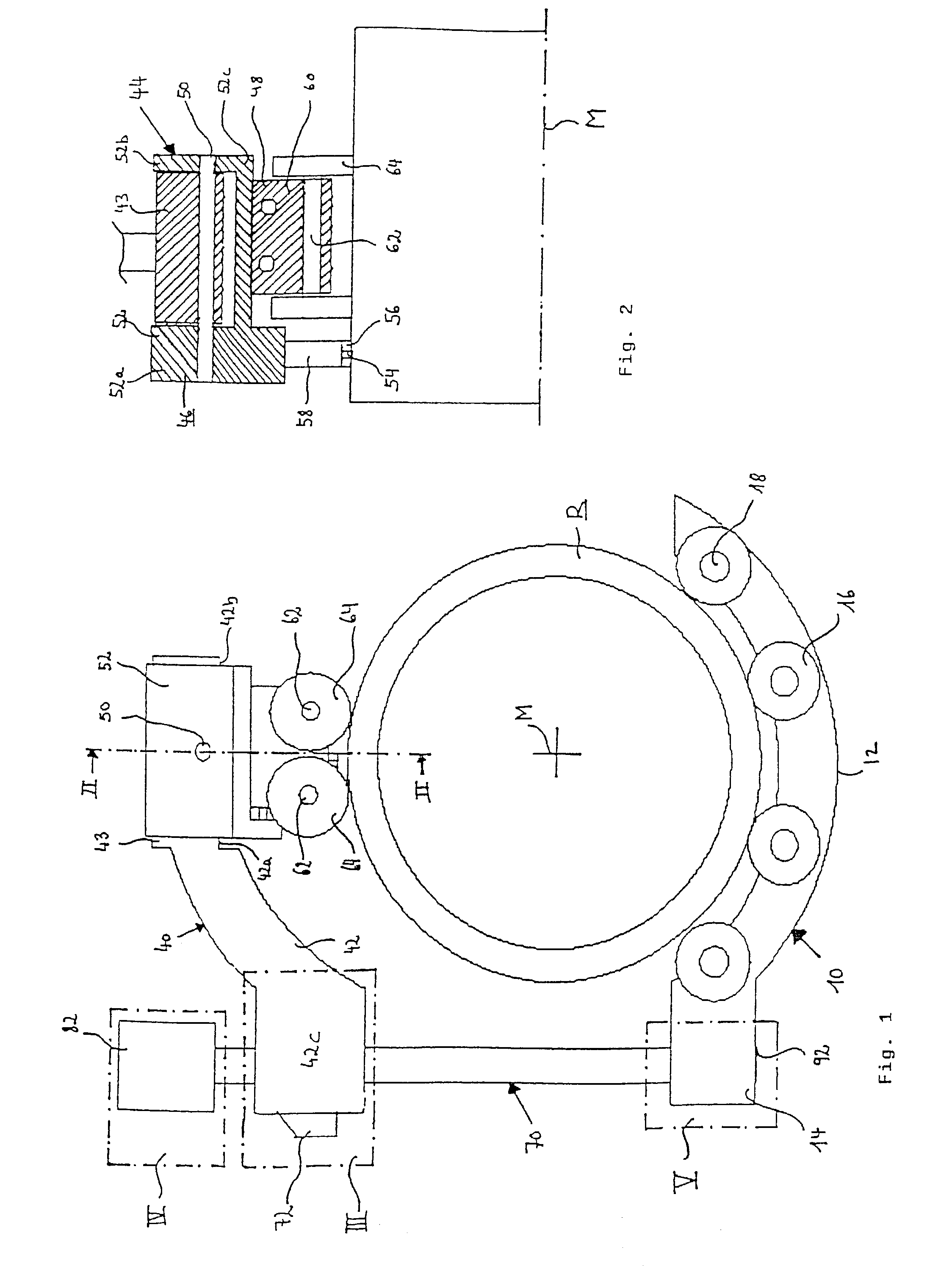 Paring apparatus with pivotable paring head