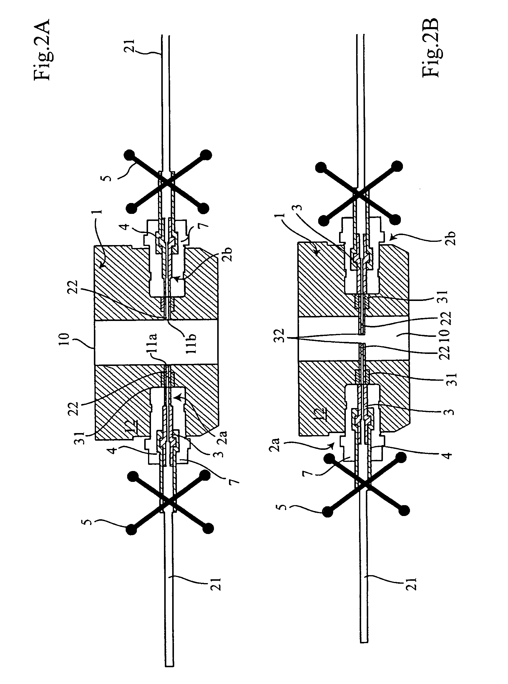 Cell for very high pressure analysis of fluid samples and associated measuring method