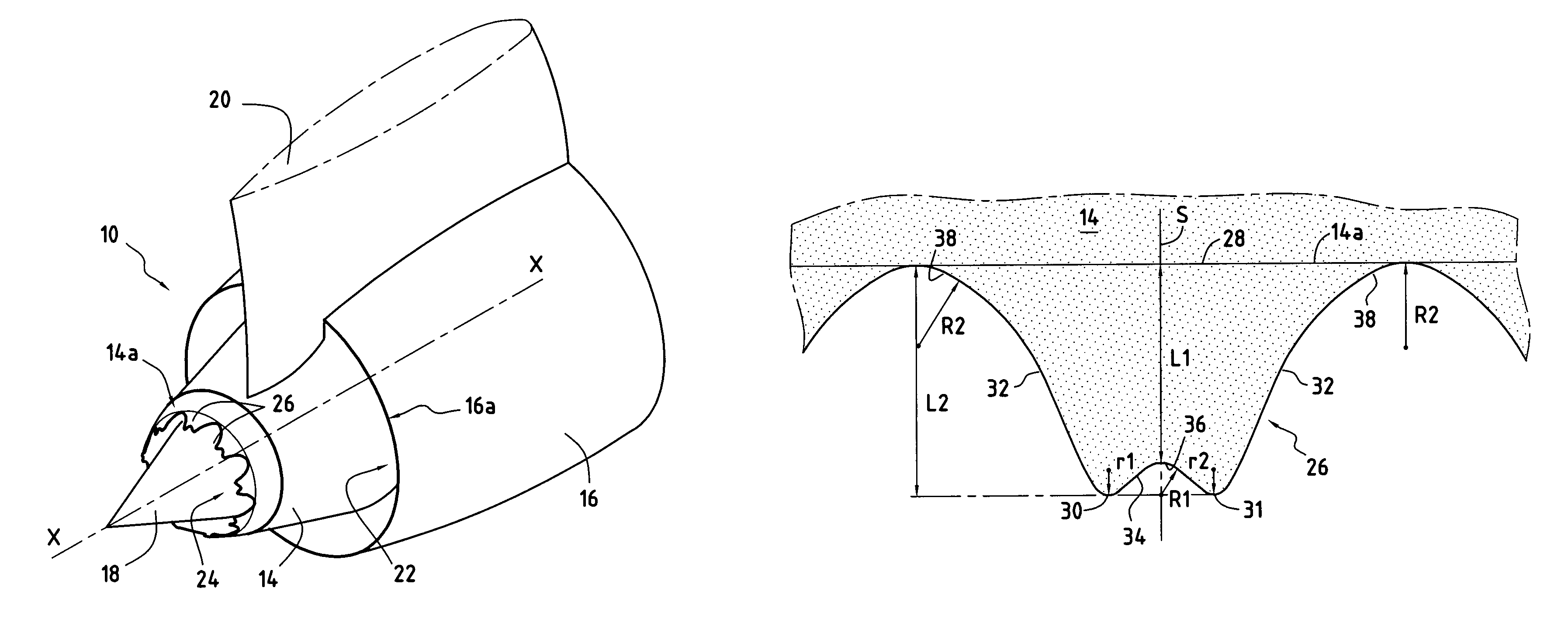 Turbomachine nozzle cover provided with triangular patterns having pairs of vertices for reducing jet noise