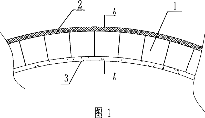 Noise reducing and anti-freezing device outside power plant cooling tower