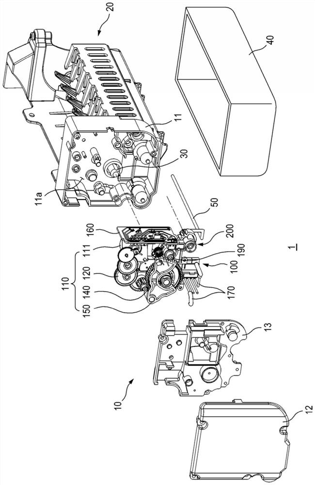 Driving device and ice maker and refrigerator including the driving device