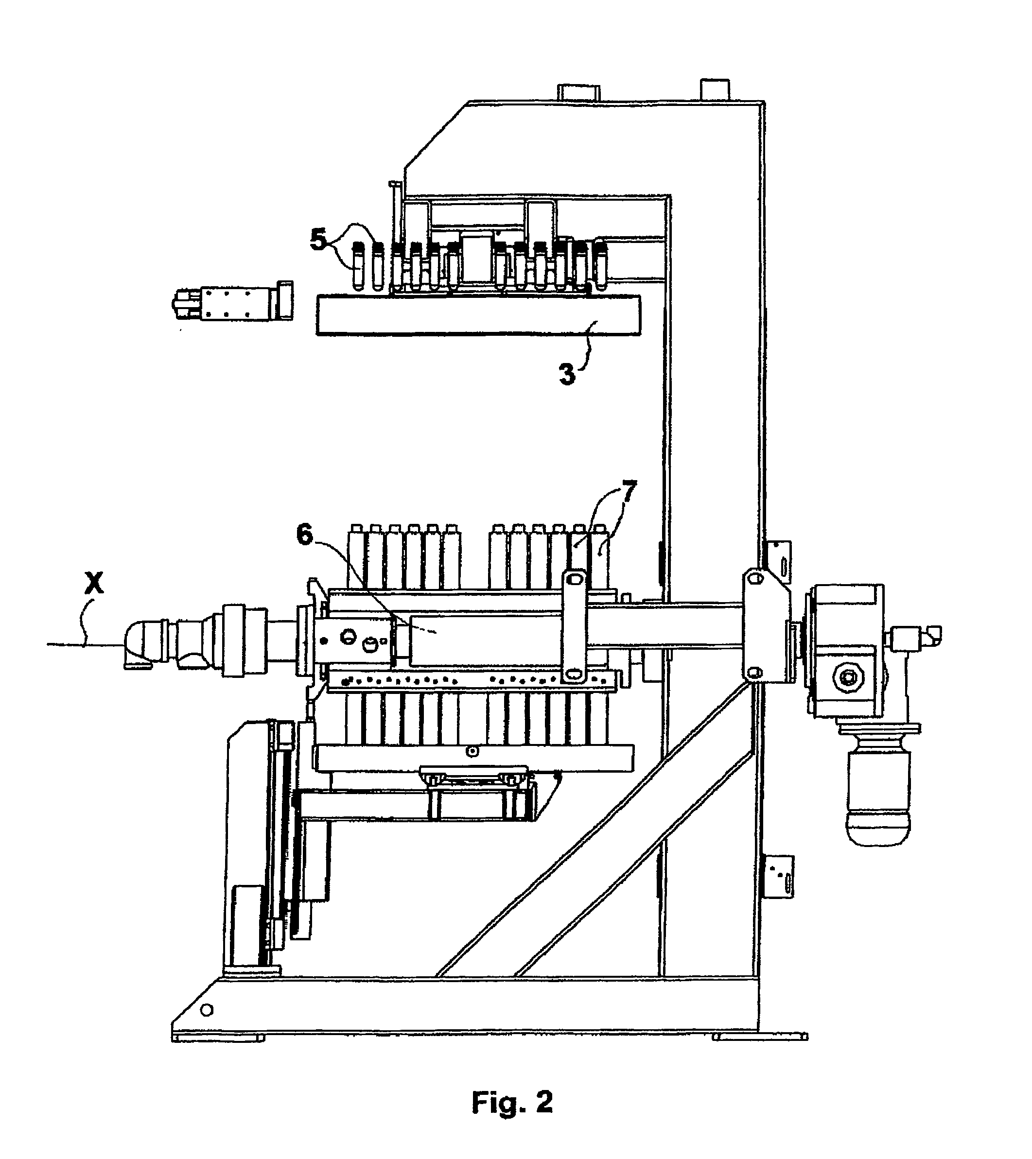 Device and process for extracting plastic items