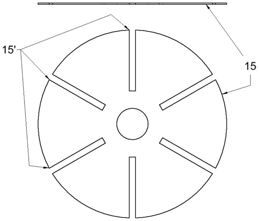 Cryostat assembly having a resilient, heat-conducting connection element