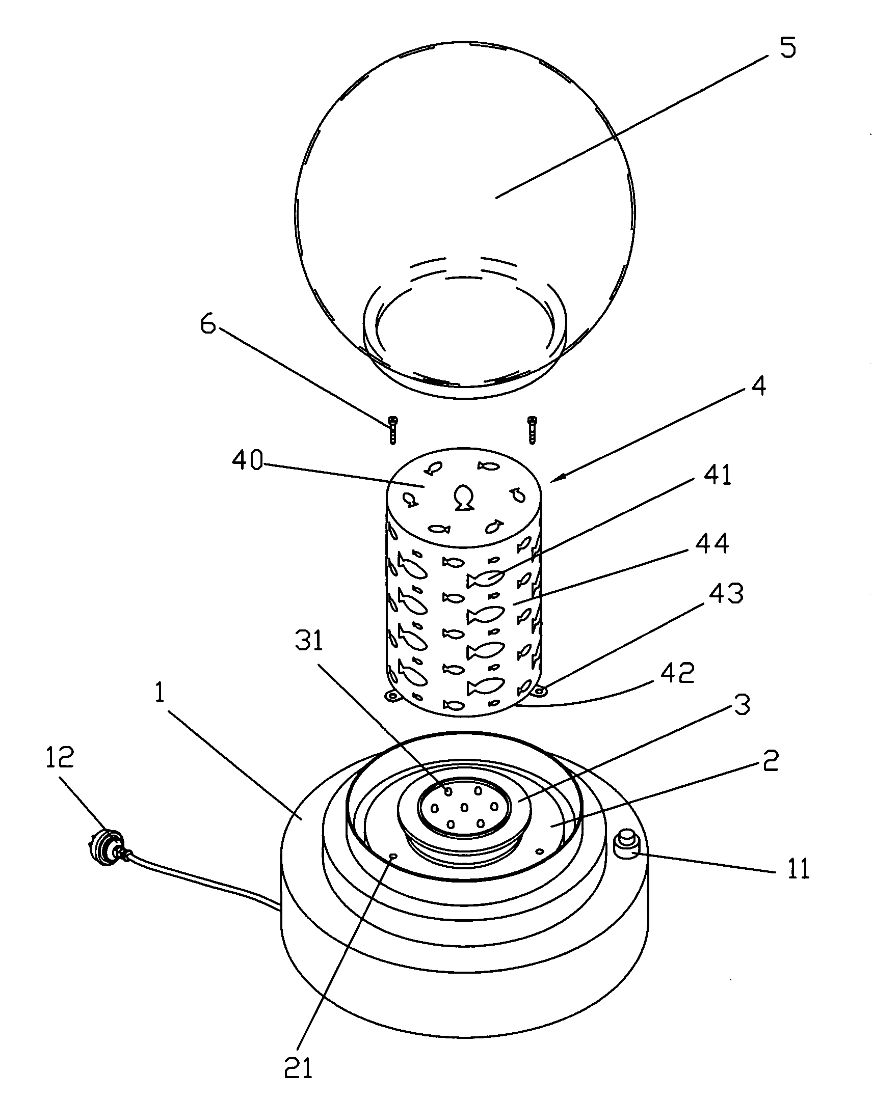Lamp having rotatable patterns
