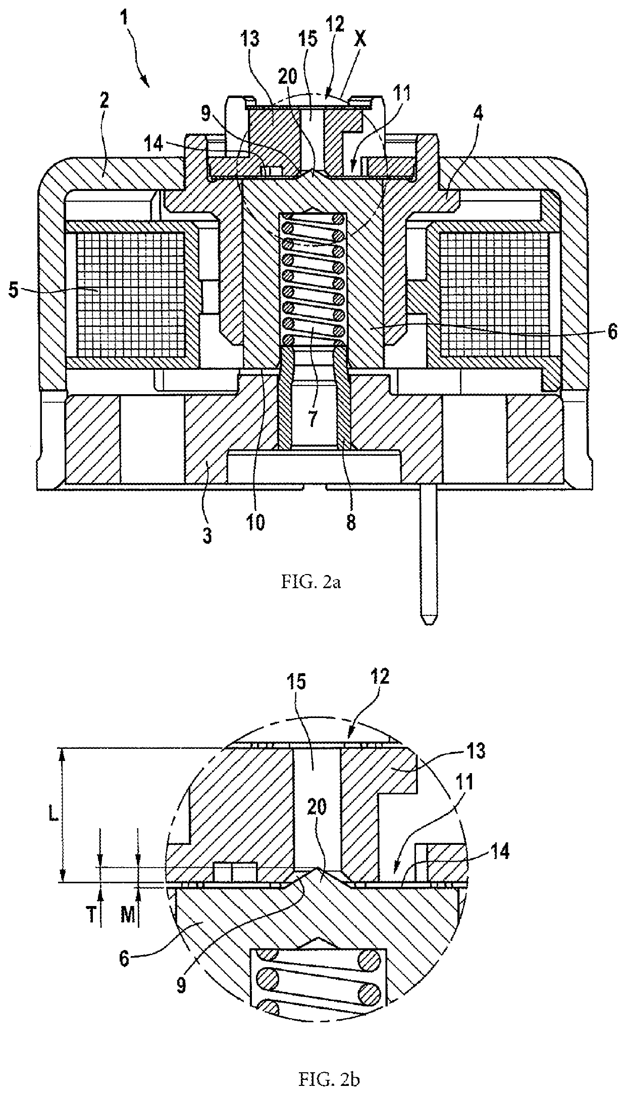 Piston pump comprising a piston with a profiled front face