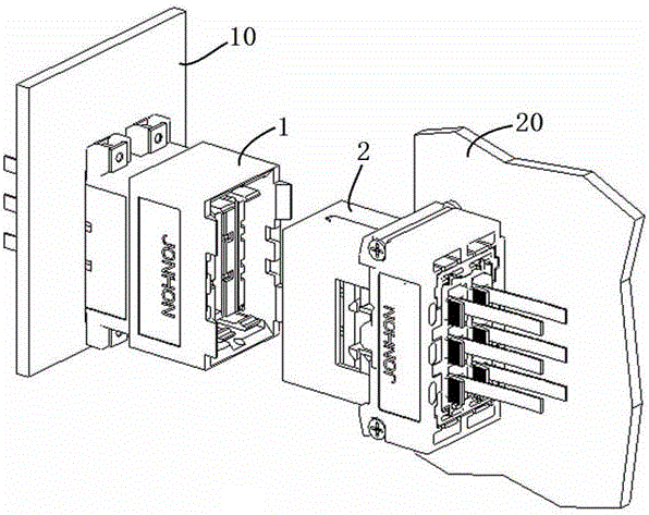Plug connector and casing assembly thereof