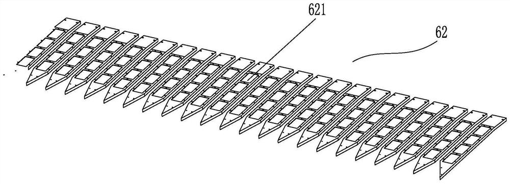 A flexible bending picking device and method for multi-cluster kiwi fruit gap distribution