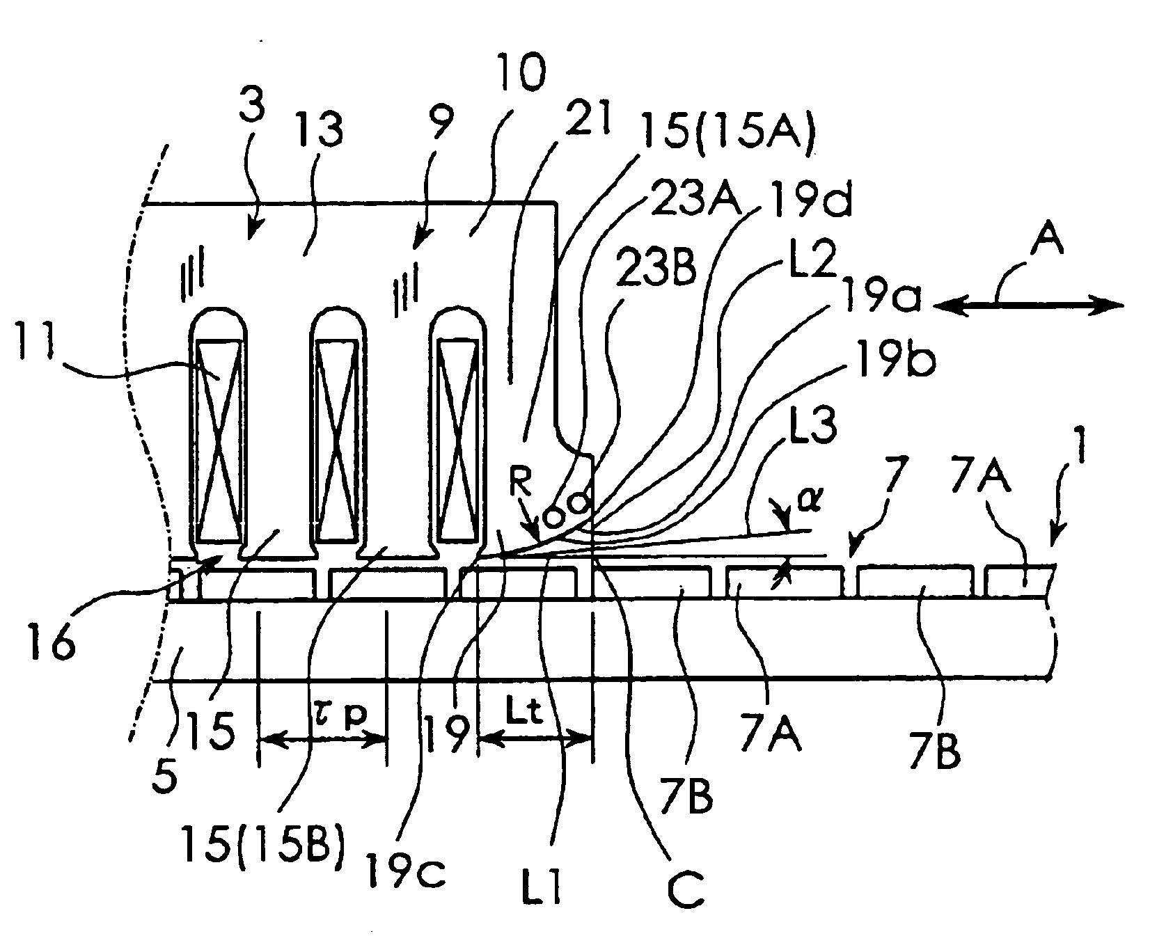 Linear motor with reduced cogging force