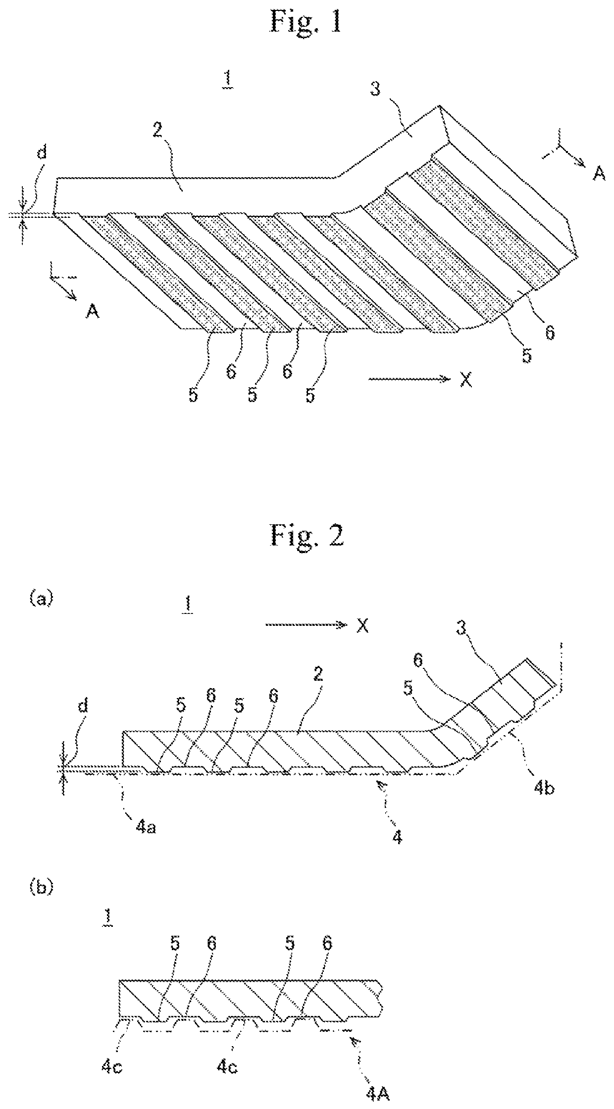 Molded foam, method for manufacturing molded foam, mold and method for manufacturing mold