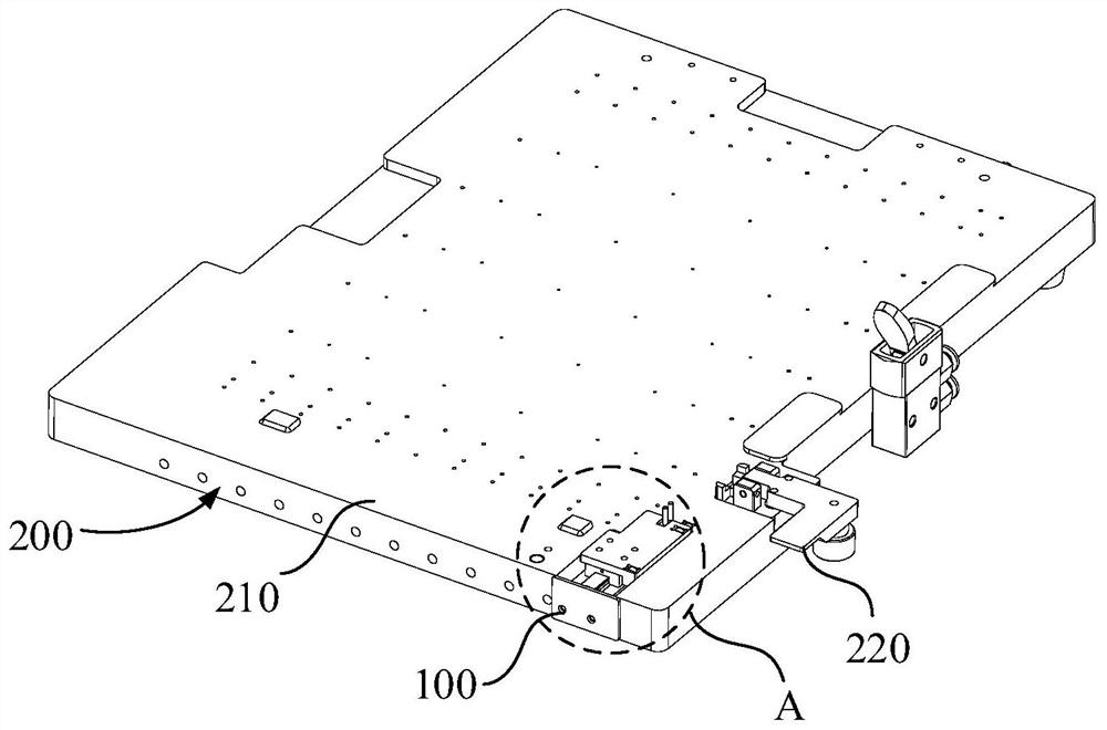 Auxiliary device and pressure maintaining system